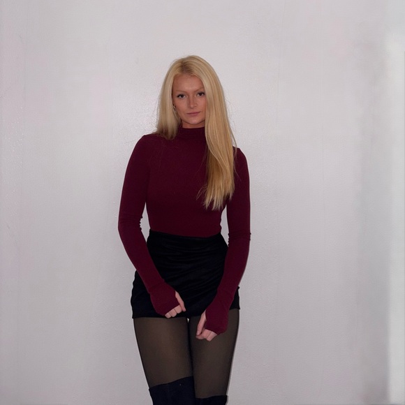 Meet your Posher, Alannis - Picture 2 of 2